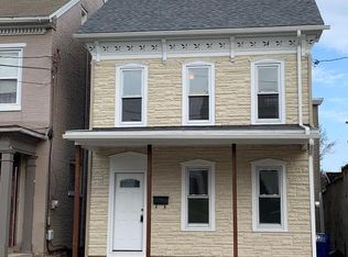 249 W High St, Womelsdorf, PA 19567