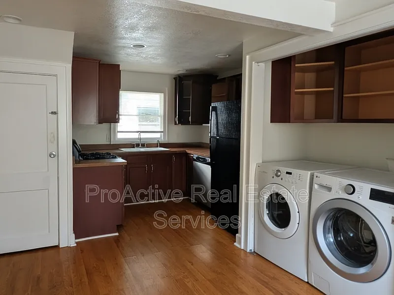 3 bed, 2.5 bath, 1386 sqft, $2,250 — Photo 4