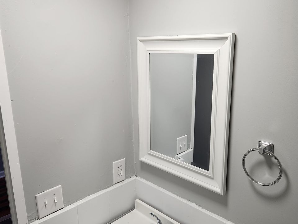 1st image of 415 Summit Dr