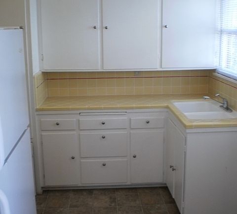5th image of 5527 E 2nd St #2