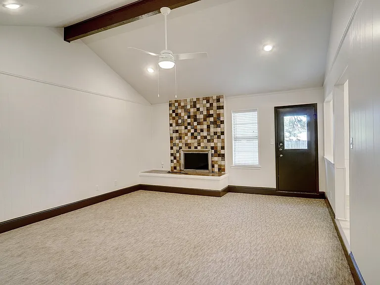 720 Huntwich Dr — Photo 7