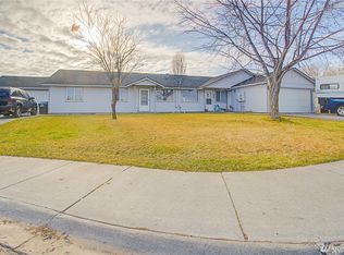 909 911 Ball Ct, Moses Lake, WA 98837