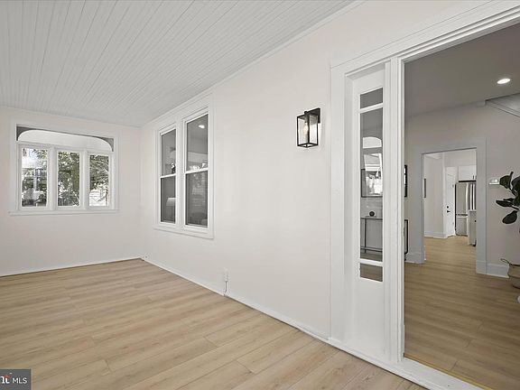 5th image of 1236 Elm Ridge Ave