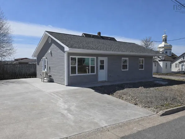 6 South St, Sydney, NS B1N 2M3
