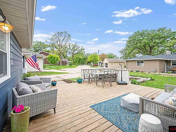 3rd image of 1312 Beach Pl