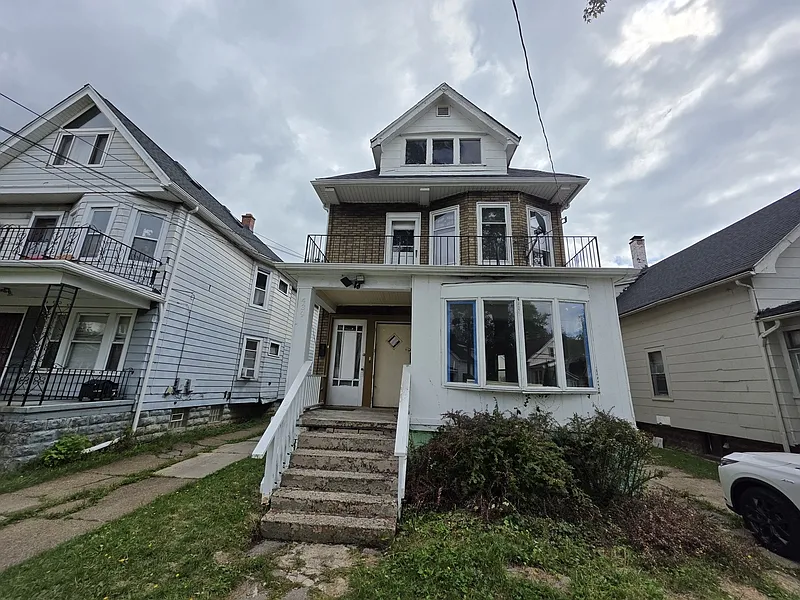 439 Cambridge Ave #2