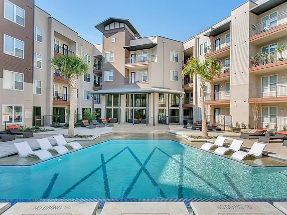 4th image of 1071 Lake Carolyn Pkwy #Clc4021