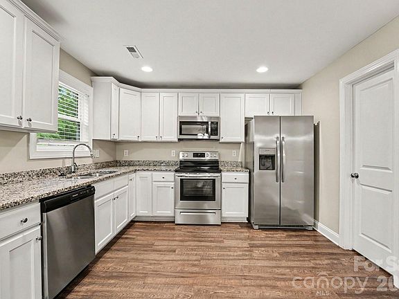 4th image of 1468 Mayfair Dr