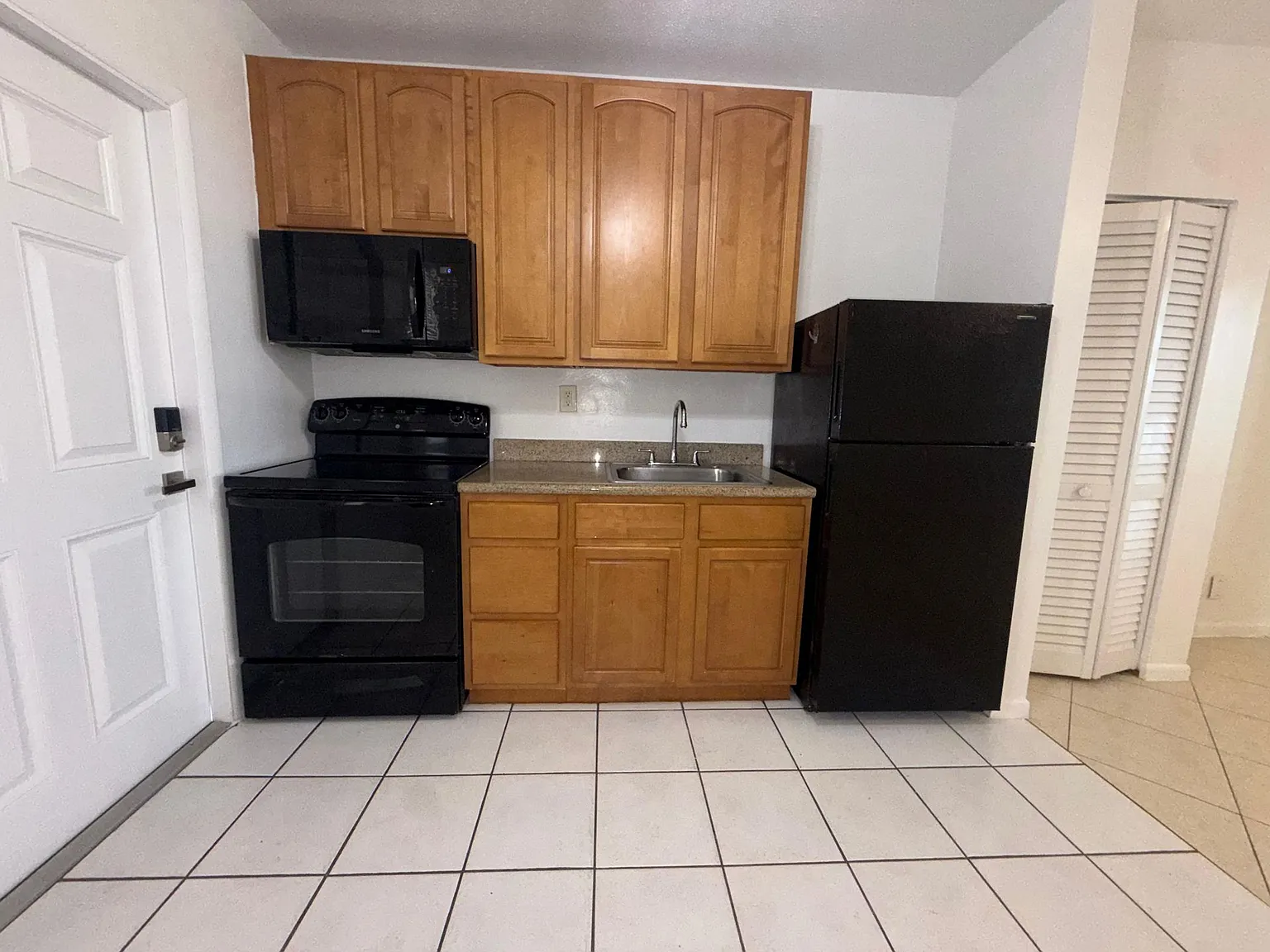 40 SE 19th Ave Deerfield Beach, FL 33441 — Photo 2