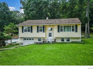 42 Oakridge Rd, North Salem, NY 10560