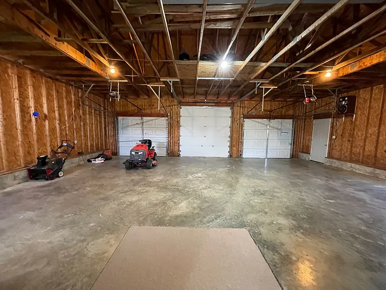 21707 Harrison St — Photo 31