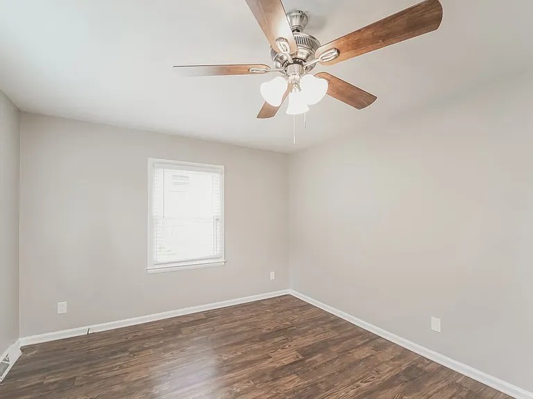 4944 Springview Rd — Photo 14