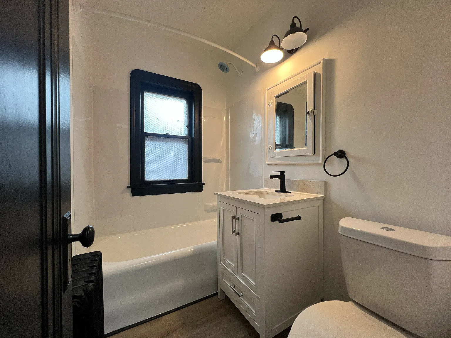 1 bed, 750 sqft, $1,100 — Photo 3