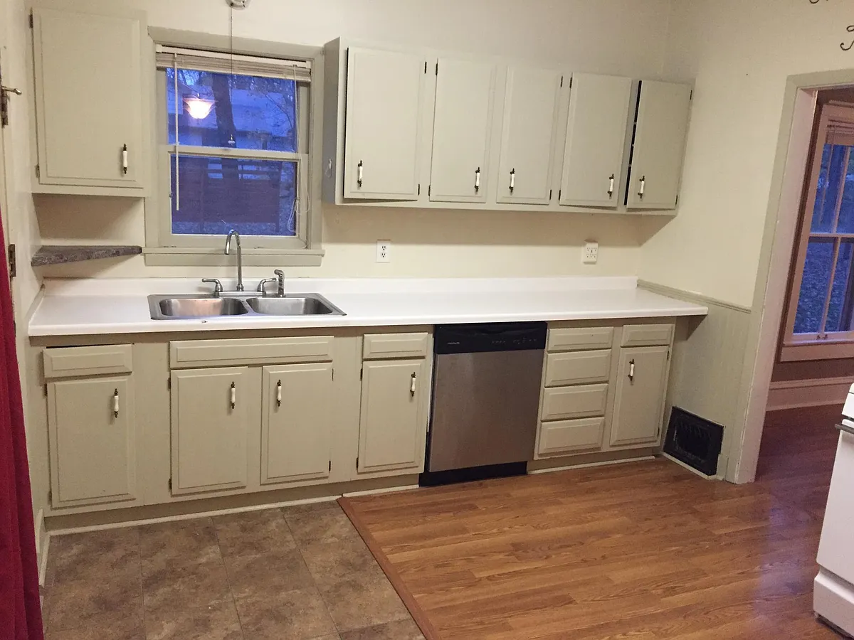 Kitchen - 671 Independence Ave N #1