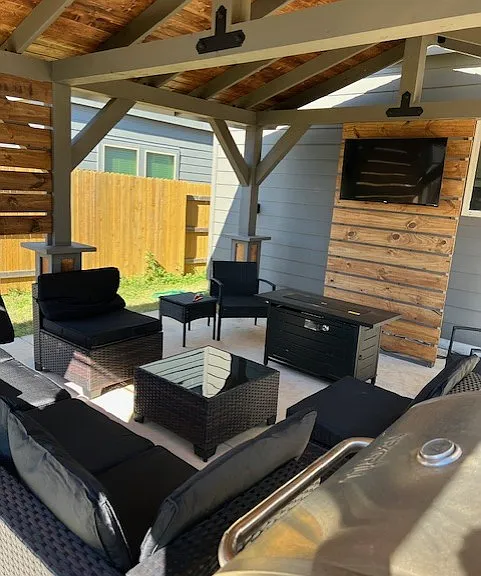 205 Driftwood Ln — Photo 15