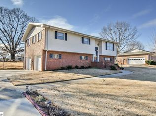 104 Basswood Dr, Mauldin, SC 29662