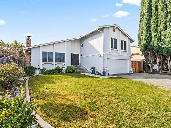 3rd image of 160 Bristol Drive