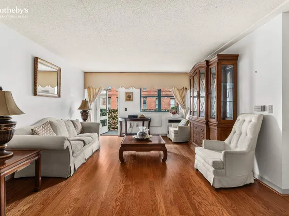 1919 Madison Avenue 516 image 2 of 17