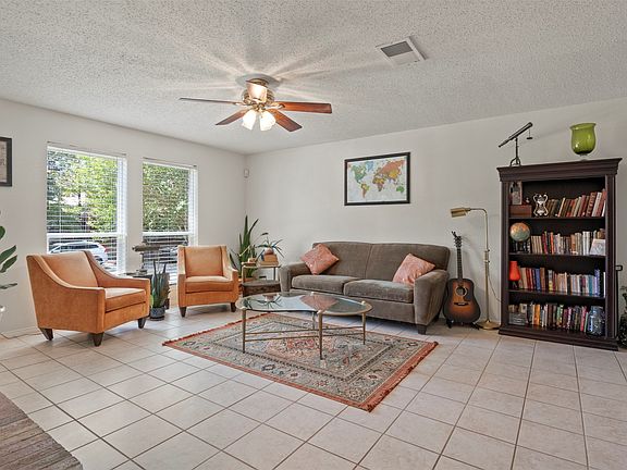 5th image of 1428 Creekview Dr