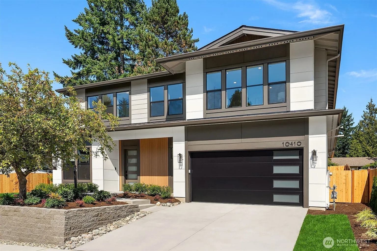 10410 NE 142nd Street photo 1