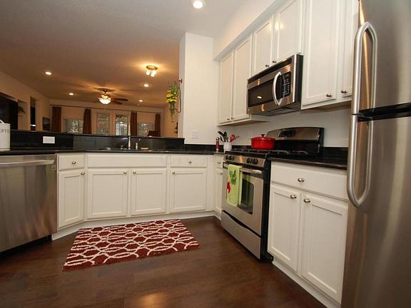 4th image of 5428 Nottinghamshire Ln