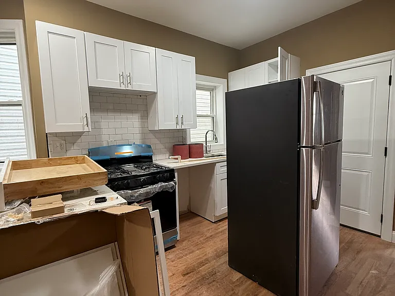 169 S 9th St #2R — Photo 7