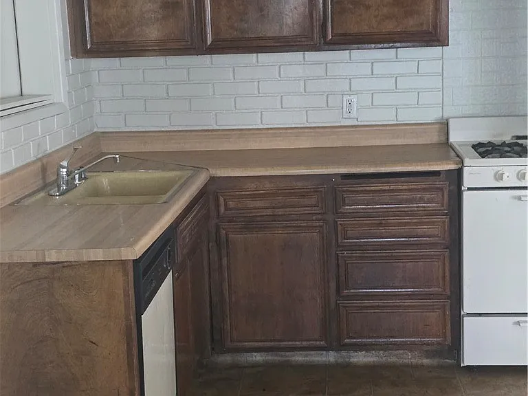 44302 Kirkland Ave — Photo 5