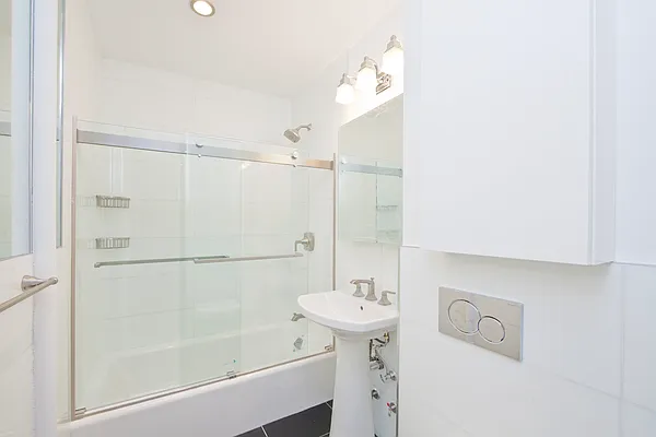 Rented by R New York | media 15