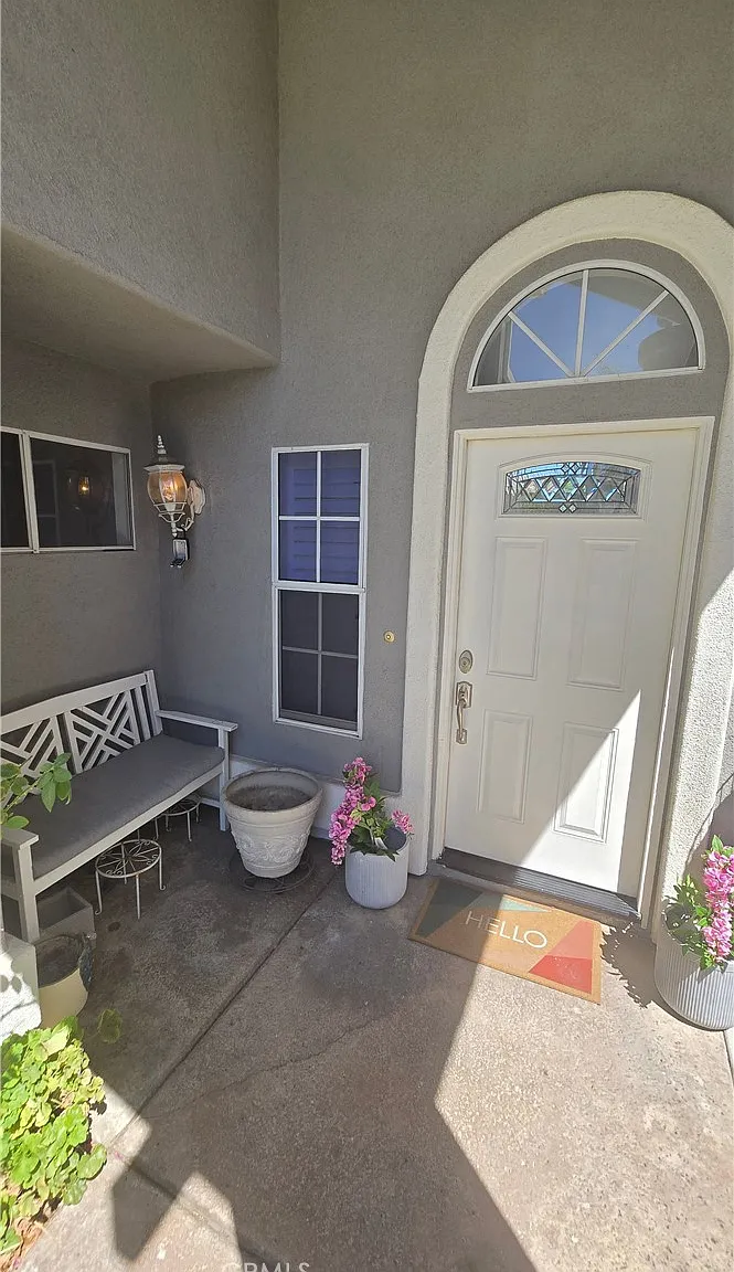 3 bed, 2.5 bath, 1722 sqft, $3,995 — Photo 3