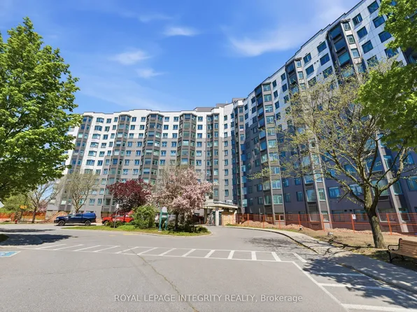 1025 Grenon Ave #808, Ottawa, ON K2B 8S5