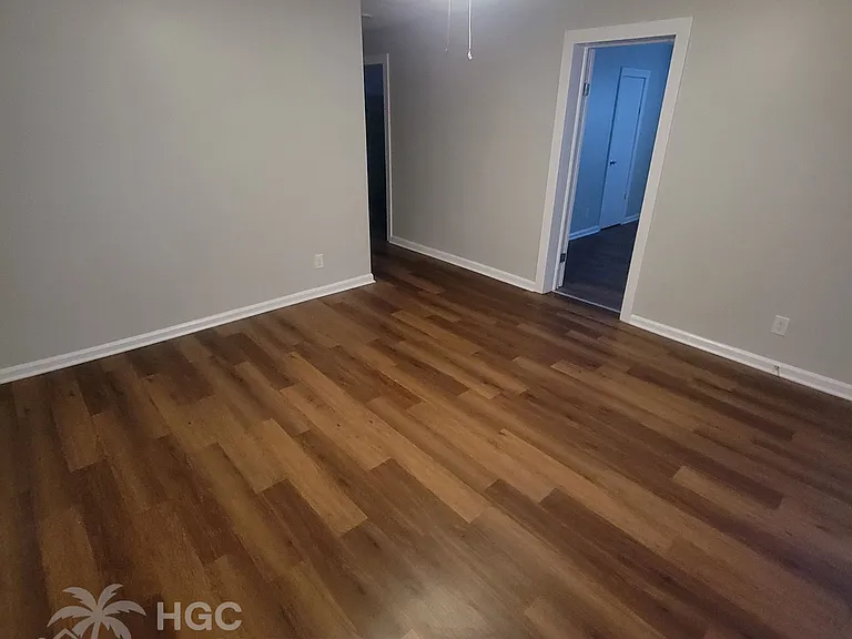 805 Moore St — Photo 5