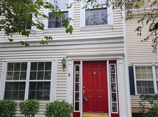 6 Giera Ct, Parlin, NJ 08859