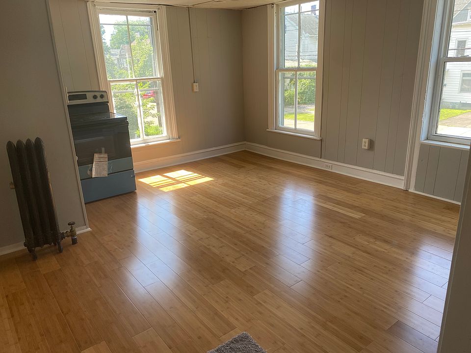 1st image of 188 Hawley St #3