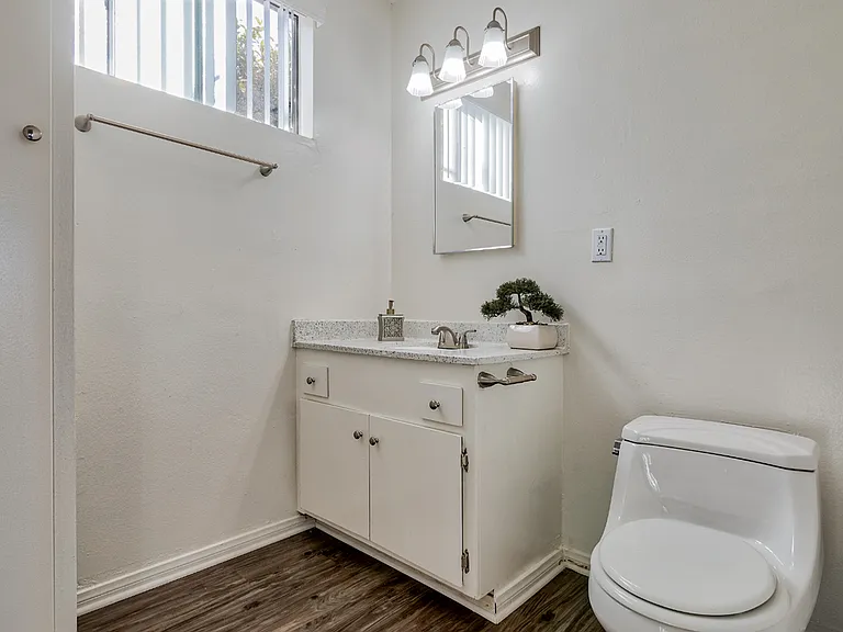 Alburtis Townhomes — Photo 6