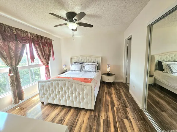 1090 Ala Napunani St APT 316, Honolulu, HI 96818