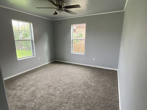 3rd image of 213 N Waco St
