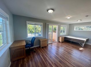 1 Willow Rd #1, Menlo Park, CA 94025