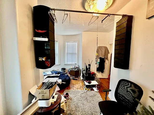 31 Thacher St #5R — Photo 15