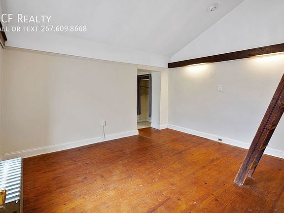 3rd image of 3719-21 Calumet St Unit 3