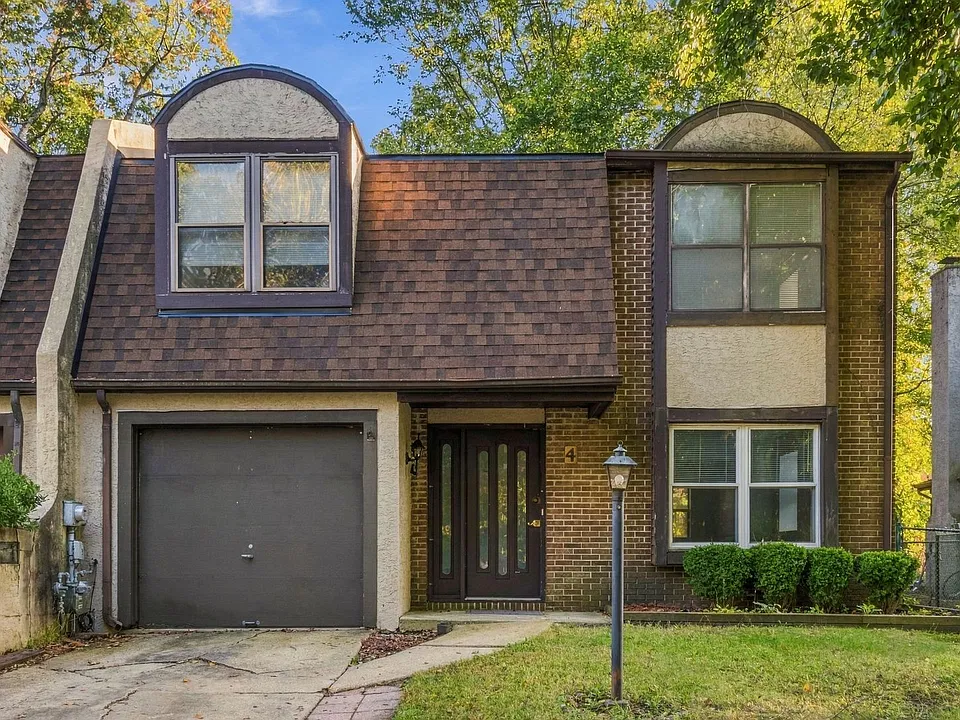 4 Goshawk Ct