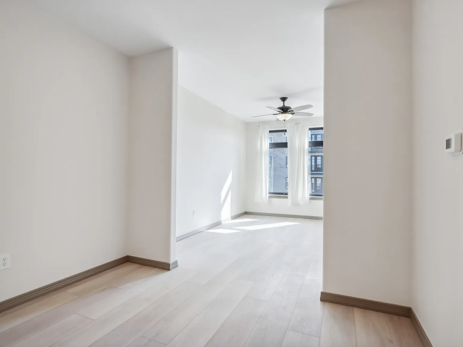 1 bed, 725 sqft, $1,489 — Photo 3