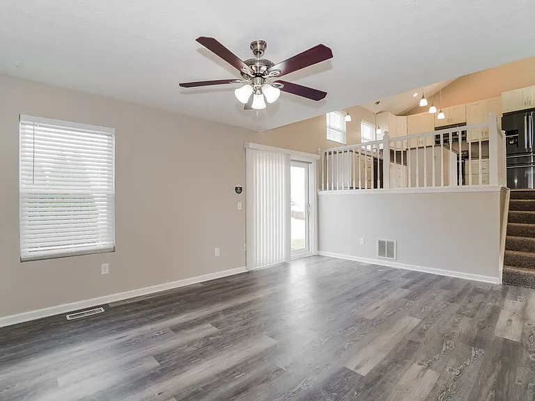 255 Whitewater Ct — Photo 7