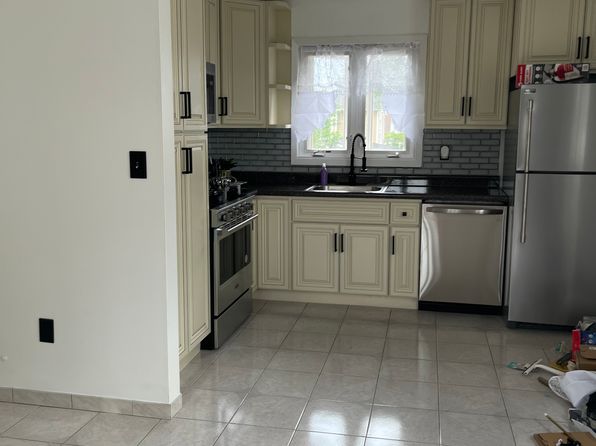139 Sanford Ave #2