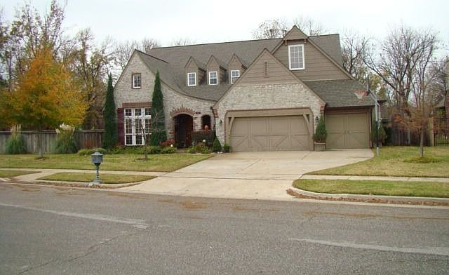 1st image of 212 S Sweet Gum Pl