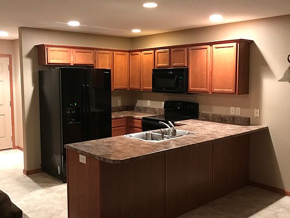 4th image of 4825 Algonquin Dr #3