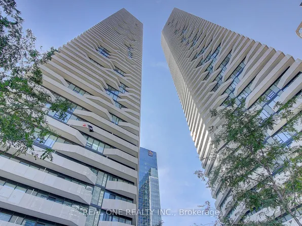 100 Harbour St, Toronto, ON