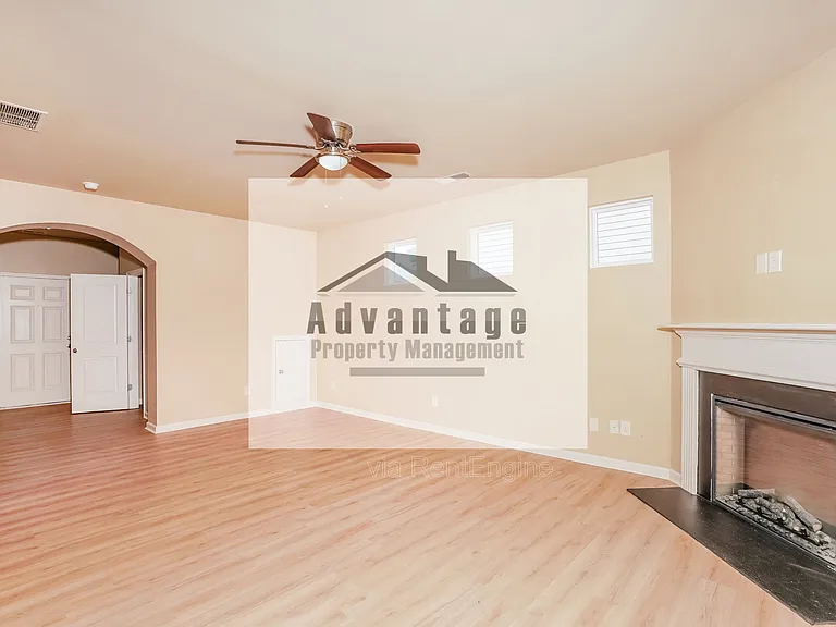 133 Centerra Springs Dr — Photo 4