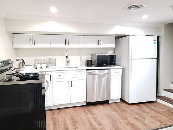 Unit 1 ground floor kitchen