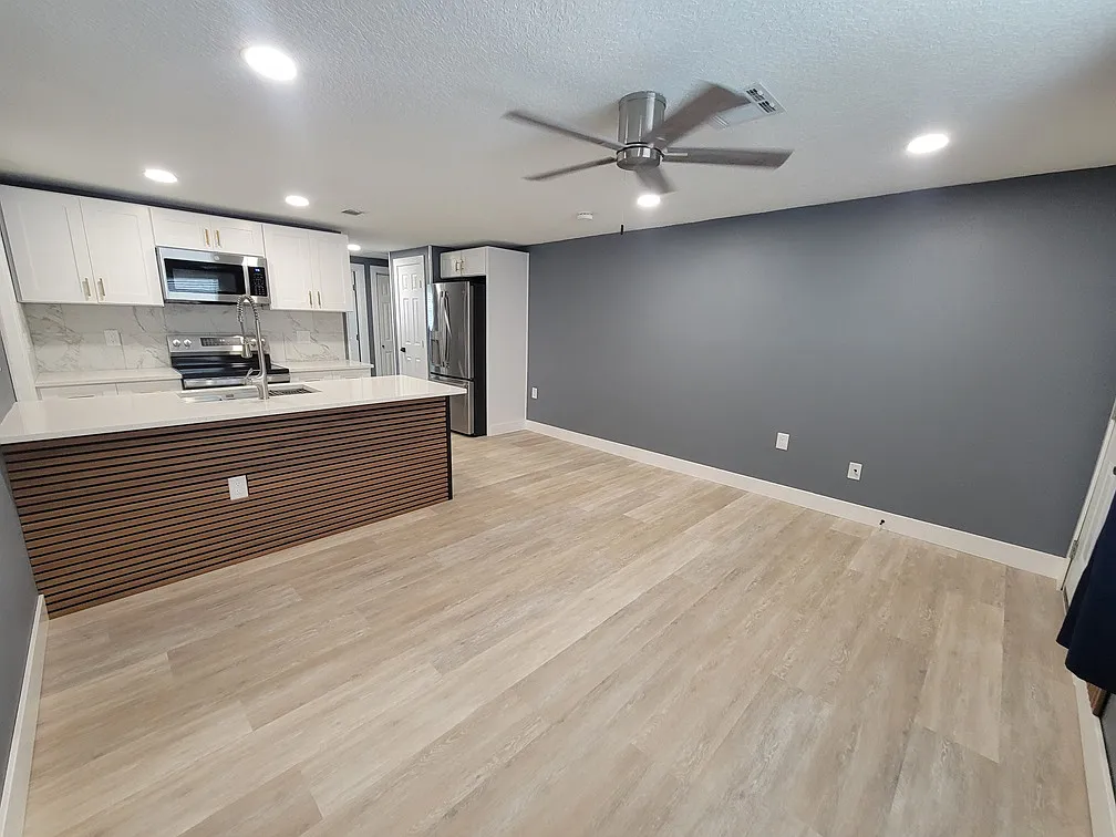 2 bed, 722 sqft, $1,350 — Photo 2