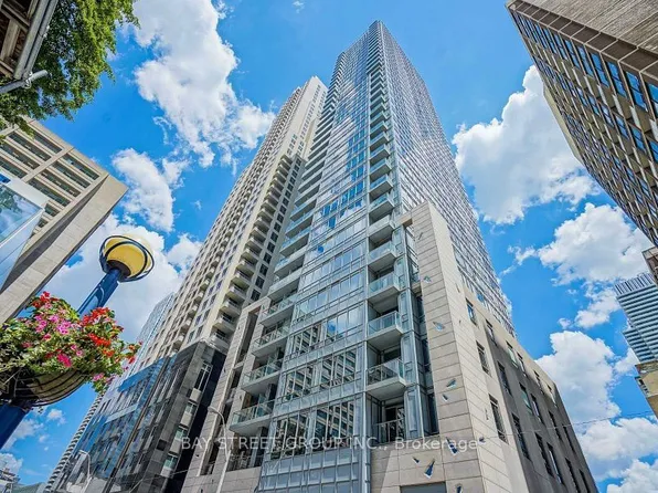 21 Balmuto St #2401, Toronto, ON M4Y 1W4